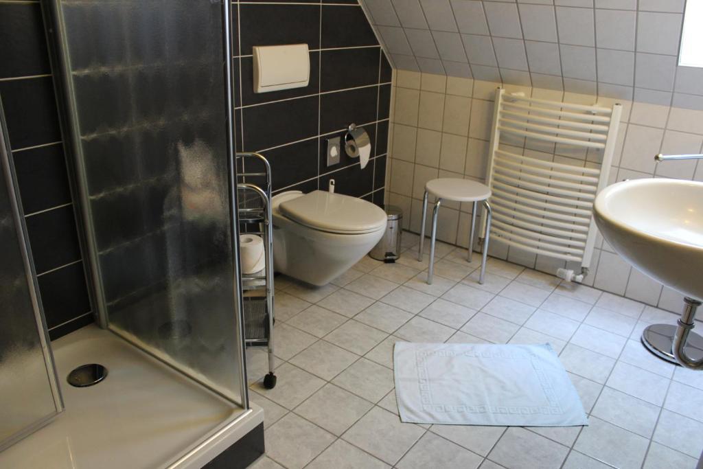 Gasthof Zur Guten Quelle Schwerin  Oda fotoğraf